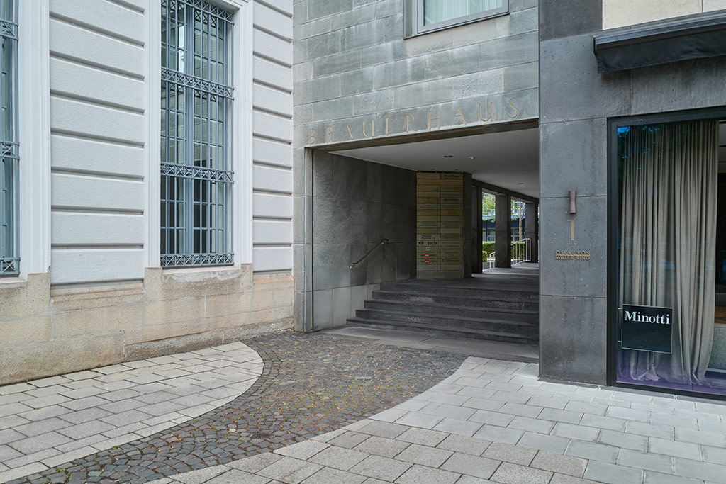 Praxislage - Treppe Brauerhaus